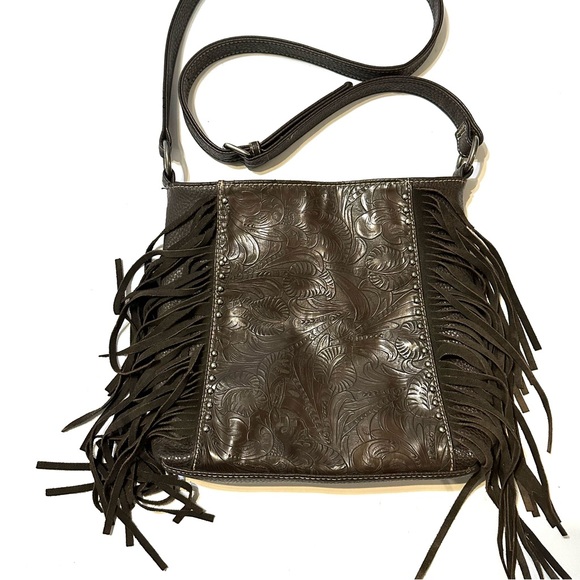 MONTANA WEST TRINITY RANCH TOOLED PEBBLED LEATHER W/SUEDE FRINGE CROSSBODY BAG - Picture 1 of 16